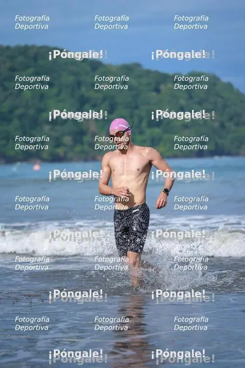 Photo from Serie Arena Aguas Abiertas, Playa Herradura by Marco Padilla