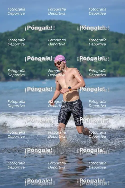 Photo from Serie Arena Aguas Abiertas, Playa Herradura by Marco Padilla