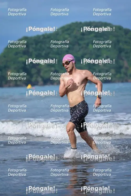 Photo from Serie Arena Aguas Abiertas, Playa Herradura by Marco Padilla