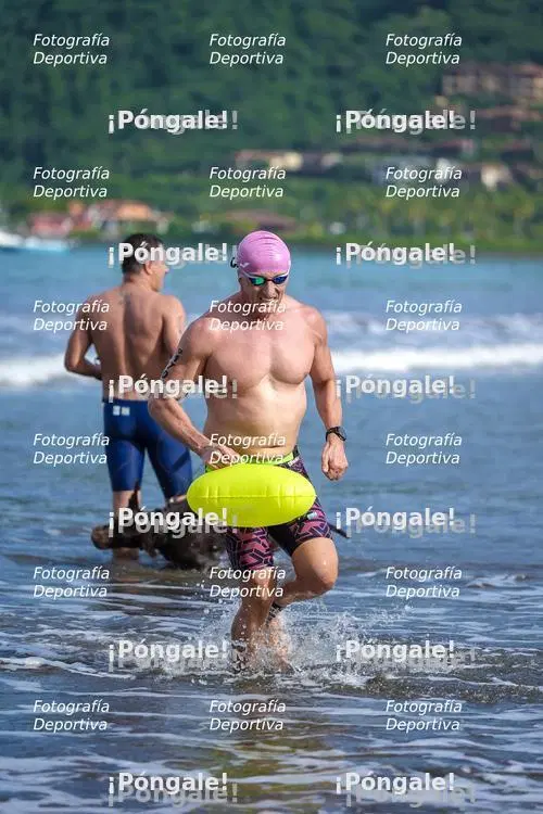 Photo from Serie Arena Aguas Abiertas, Playa Herradura by Marco Padilla